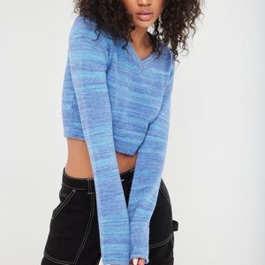 Cropped flare sleeved sweater